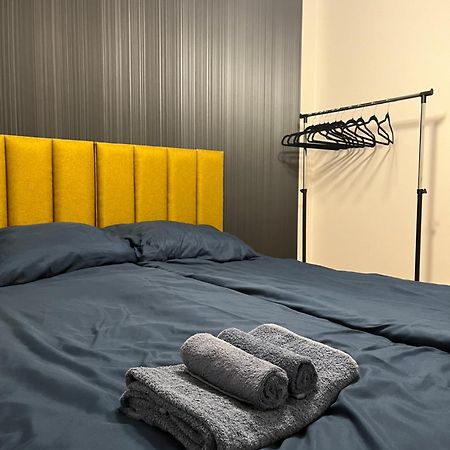 Apartament Discreet Sleep In City Center Parking Garaz Kozia Kielce Apartment Bagian luar foto