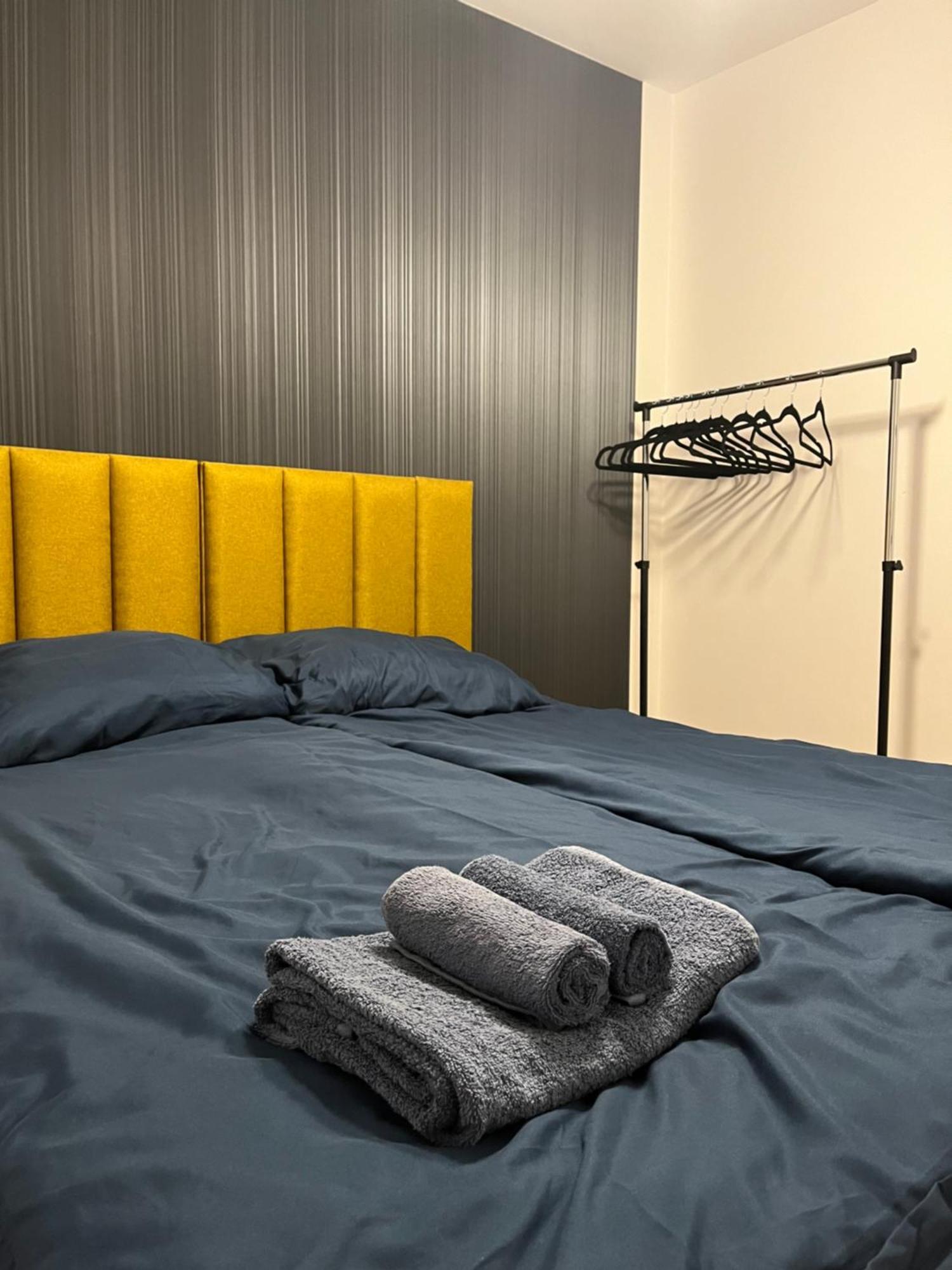 Apartament Discreet Sleep In City Center Parking Garaz Kozia Kielce Apartment Bagian luar foto